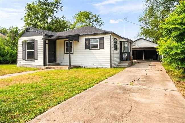 Building Photo - 1367 Normandy Dr