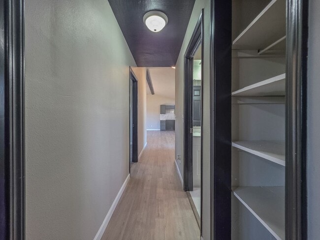 Building Photo - Fully Renovated 3-Bedroom Home in Bethany ...