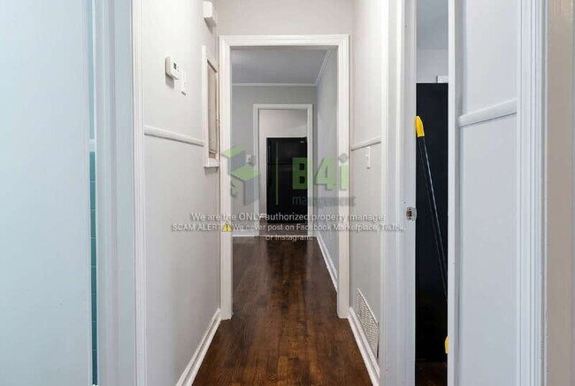 Building Photo - 6106 Venetian Way SW