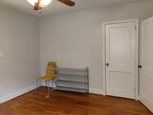 Building Photo - 1007 Rosehill Ave