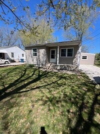 Building Photo - 3 bedroom/1 bathroom house