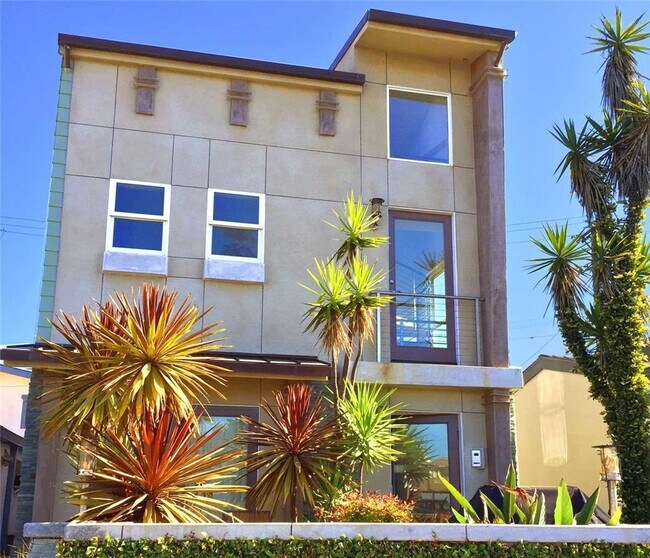 Building Photo - 1826 W Balboa Blvd
