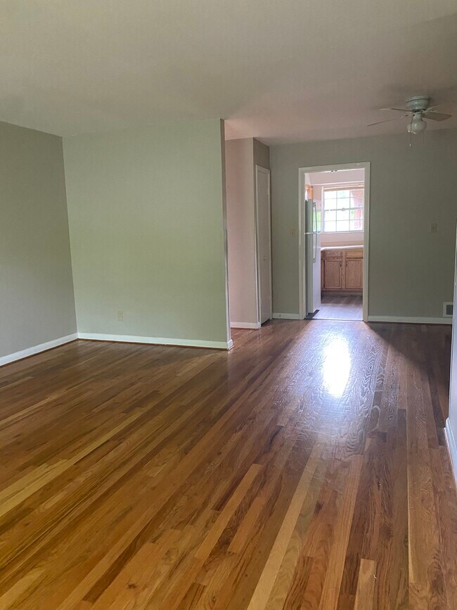 Building Photo - 2711 Riedling Dr