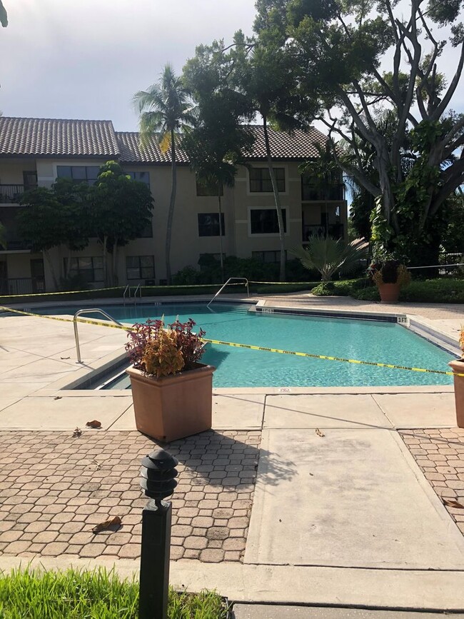 Building Photo - Lovely 1 Bedroom 1 Bath with GREAT AMENITIES!