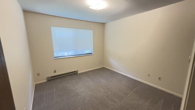Building Photo - Sagebrush Dr 2718-1