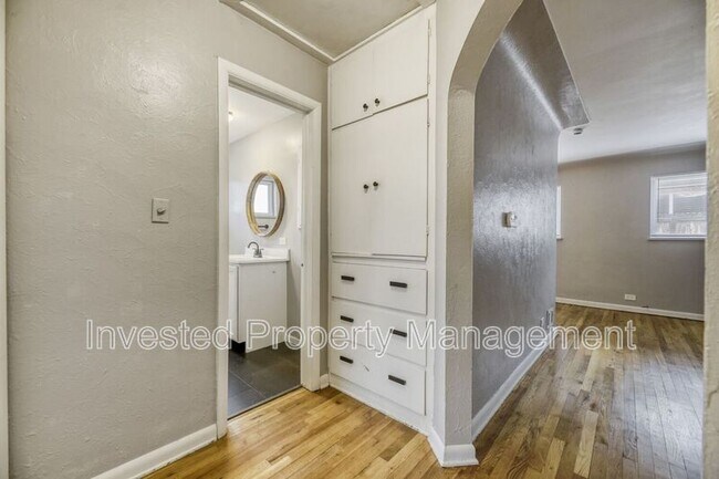 Building Photo - 3519 S Downing St