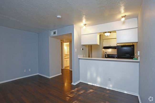 Interior Photo - Bowser