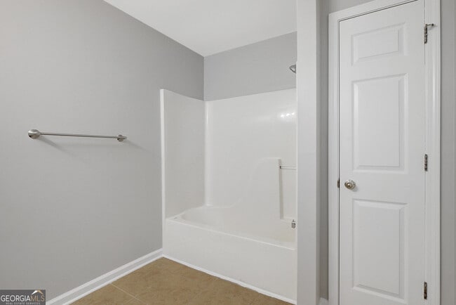 Building Photo - 569 N Fairfield Dr