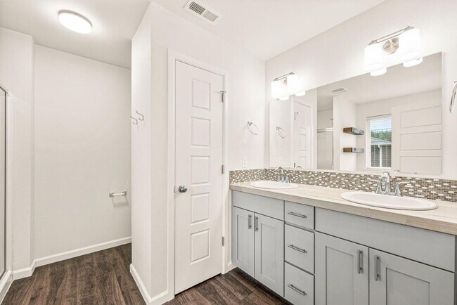 Building Photo - Spacious 4-Bedroom Home with Quartz Counters, Fully Fenced Yard & 2-Car Garage in Yelm!