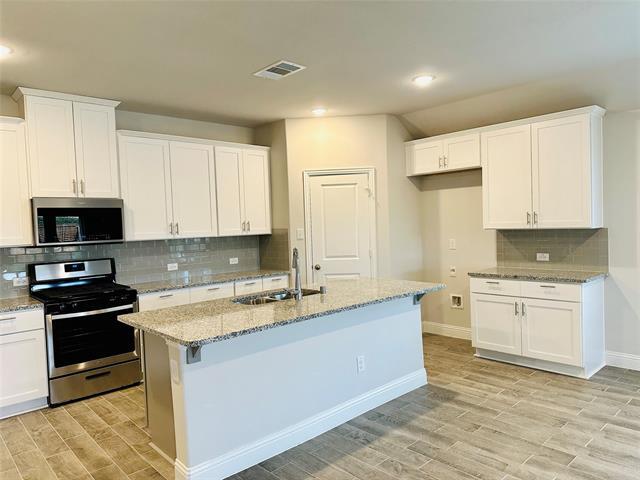 Building Photo - 3504 Lillian Ct