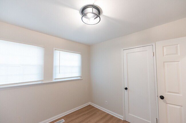 Building Photo - Updated 3 Bed 2 Bath Home in Greensboro