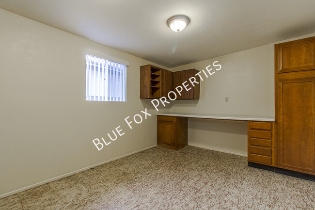 Building Photo - 2618 S Camino Seco