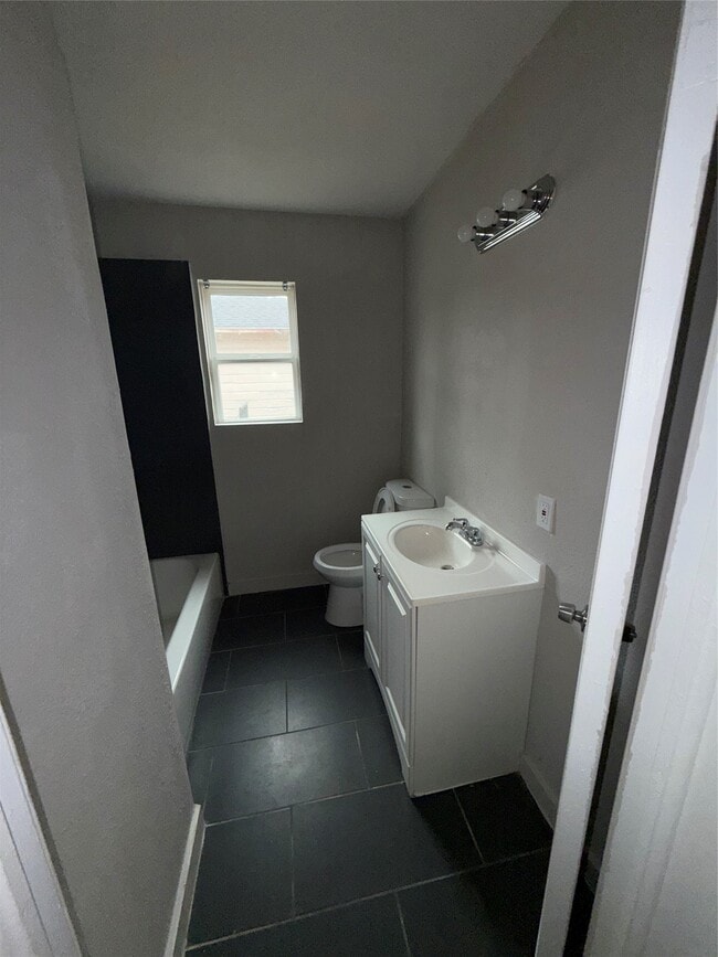 Building Photo - 2227 Westway St