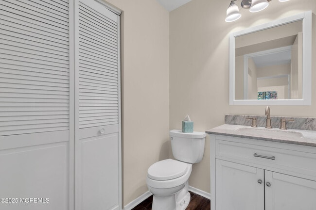 Building Photo - 30 Berkshire Ct