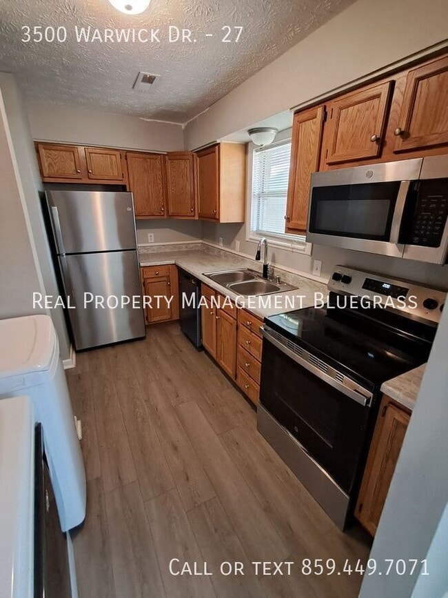 Building Photo - 3500 Warwick Dr