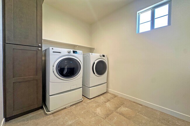 Building Photo - 1635 Faldo Ct