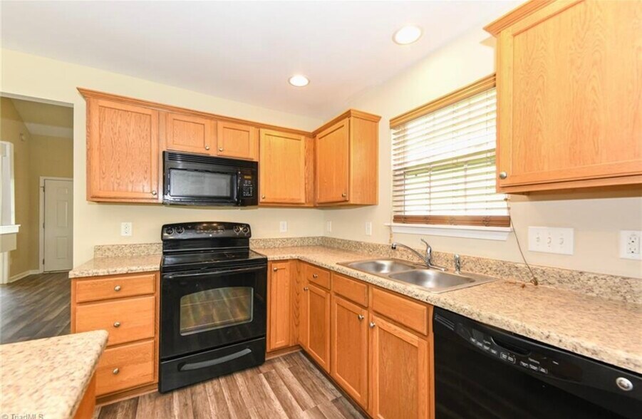 Building Photo - 636 Grasswren Way