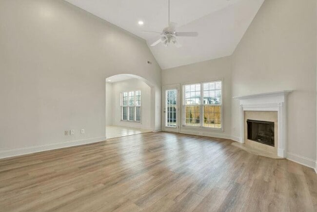 Building Photo - 1907 Igou Pl Dr