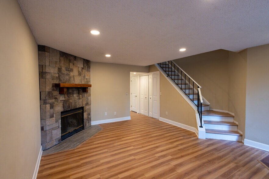 Building Photo - 13 Wilton Ct