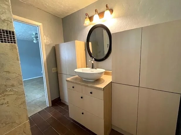 Building Photo - 23107 Summergate Dr