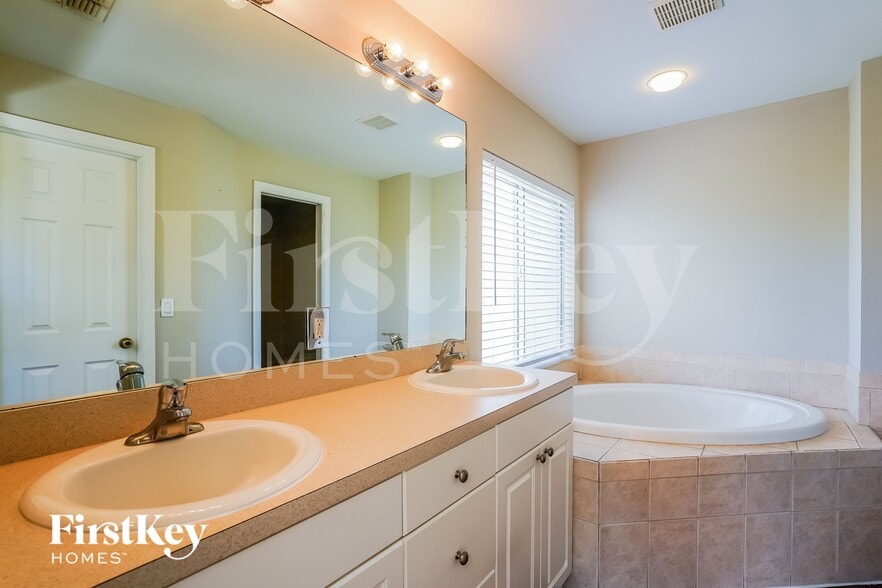 Building Photo - 3919 3rd St W