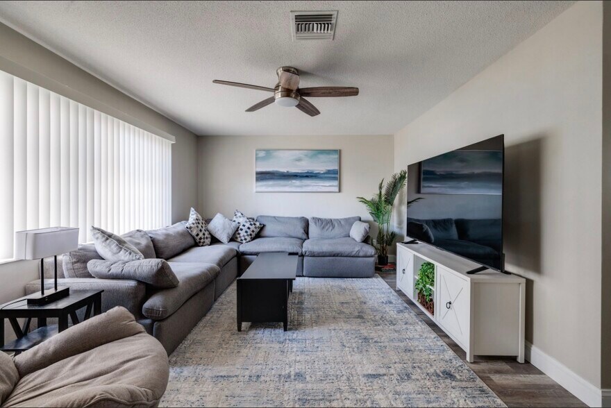 Building Photo - 12993 89th Ave