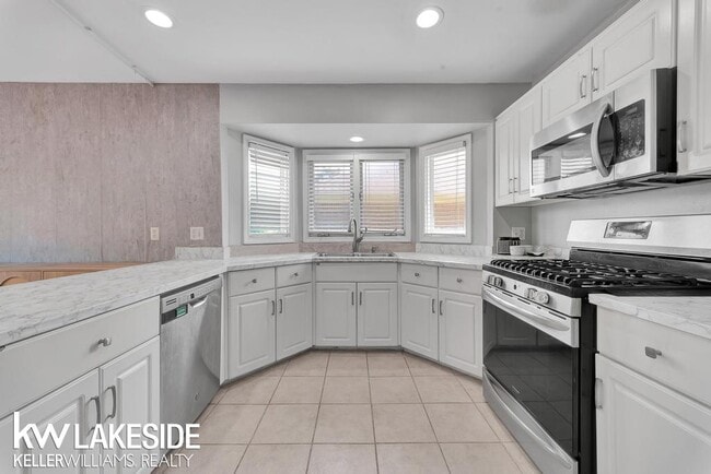 Building Photo - 51460 Blue Spruce Dr