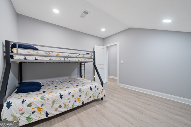 Building Photo - 349 Arrowhead Trail