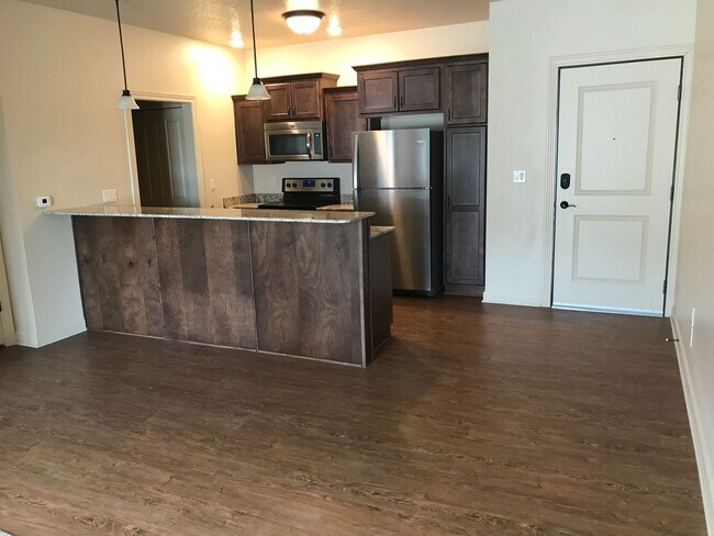 Building Photo - 2810 Bobcat Dr