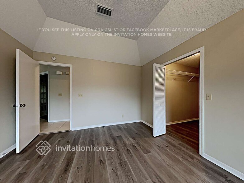 Building Photo - 9912 Cross Pine Ct