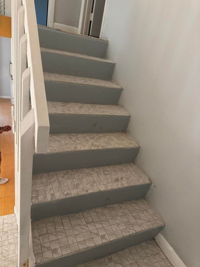 Building Photo - 417 4th Ln