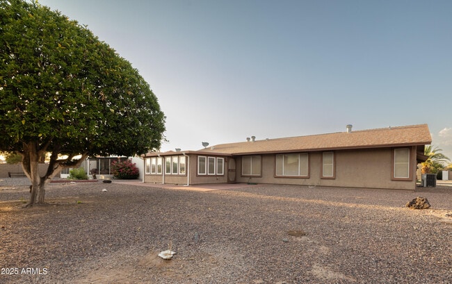 Building Photo - 10005 W Oak Ridge Dr