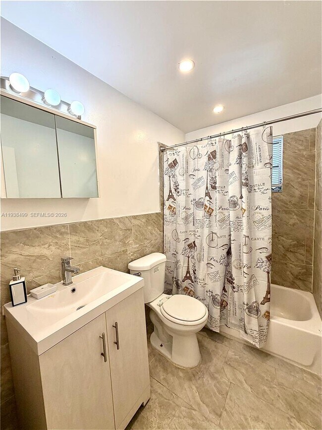 Building Photo - 16890 NE 21st Ave