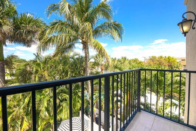 Building Photo - 247 S Ocean Blvd