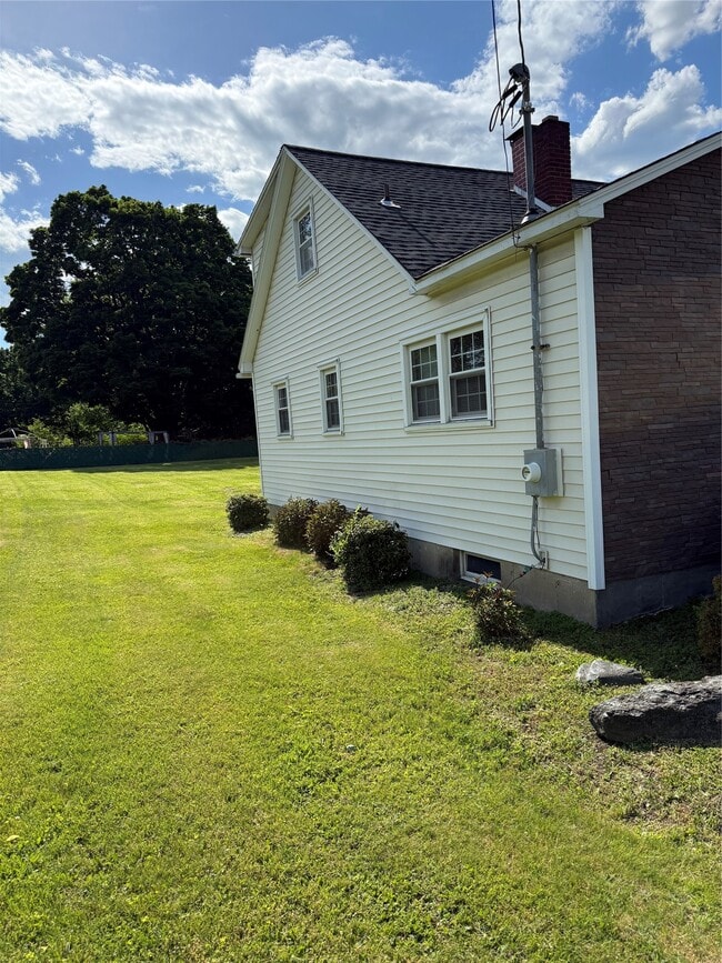 Building Photo - 4 Griffin Dr