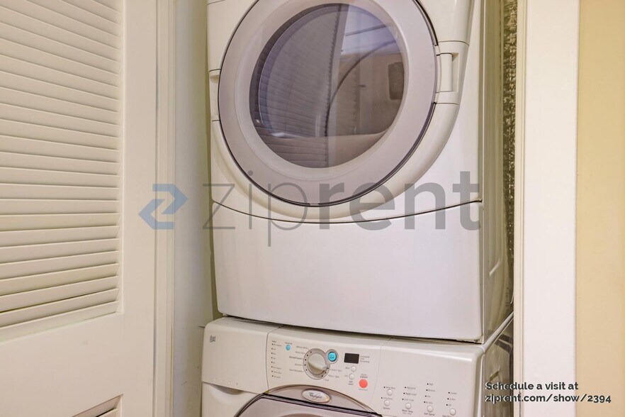 Building Photo - Unit 311
