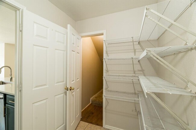 Building Photo - 408 Woodsorrel Way