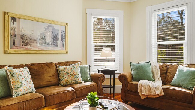 Building Photo - 14 Sanchez Ave