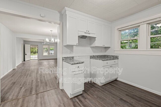 Building Photo - 306 83rd St S