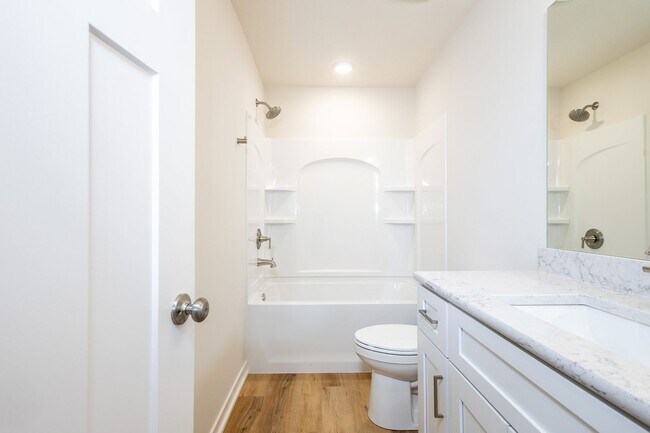 Building Photo - Stunning New Built 5 Bed Duplex!