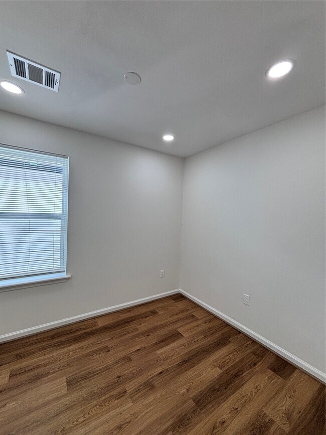 Building Photo - 9913 Porto Rico Rd