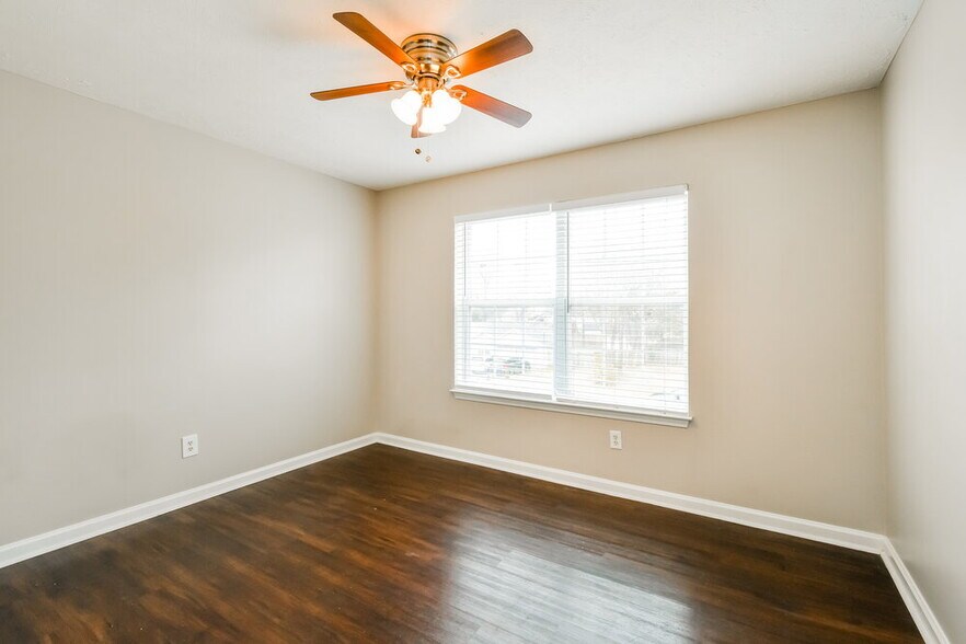 Building Photo - 878 Lavergne Ln