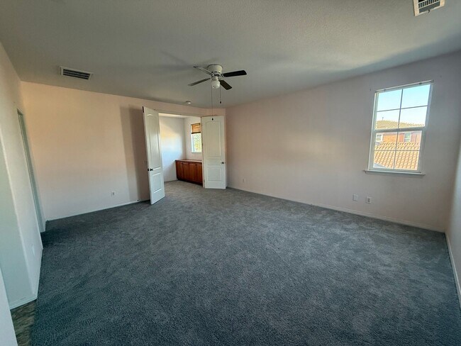 Building Photo - Resort Living at The Lakes Community in Menifee!—5 Bedrooms 3 Baths.