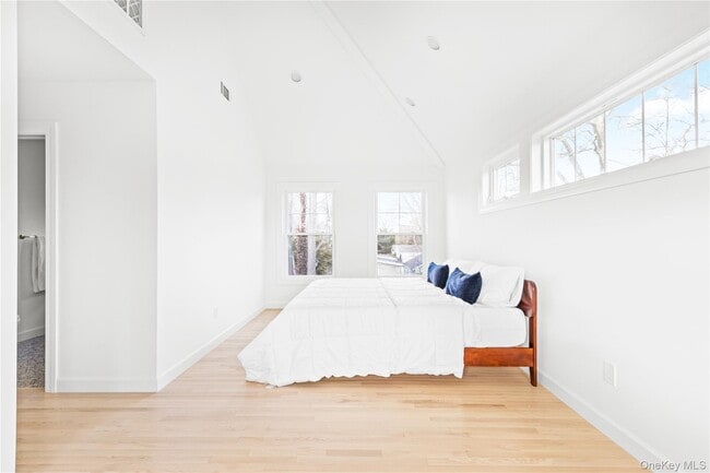 Building Photo - 21 N Howells Point Rd