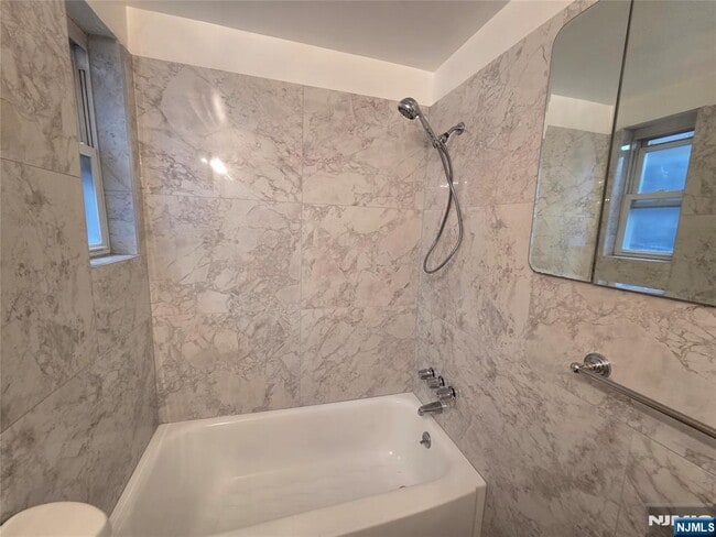 Building Photo - 1628 Valley 2A Vly