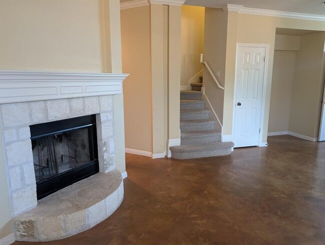 Building Photo - 1403 Cuernavaca Dr N