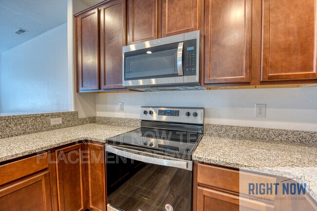 Building Photo - 5505 E Bollo St