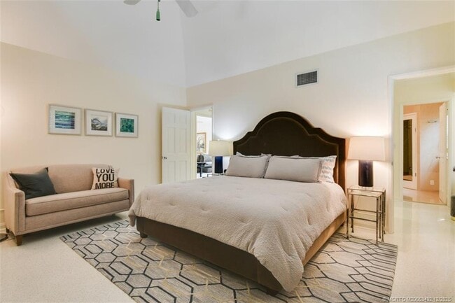 Building Photo - 229 Colony Rd