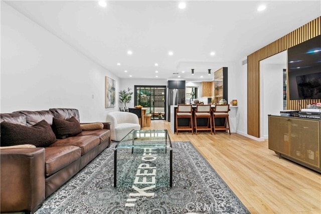 Building Photo - 635 E Magnolia Blvd