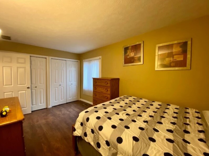 Building Photo - 9578 S Lake Ridge Dr